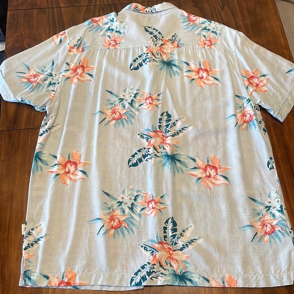 Men’s Large Cubavera Hawaiian Shirt - Picture 3 of 3